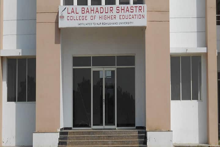 Lal Bahadur Shastri College of Higher Education, Bareilly campus in Bareilly, Uttar Pradesh, India