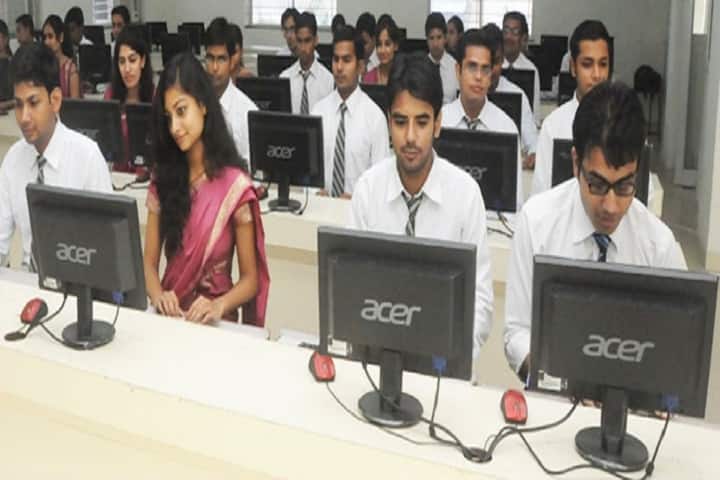 Lal Bahadur Shastri College of Higher Education campus in Bareilly, Uttar Pradesh, India — photo 2