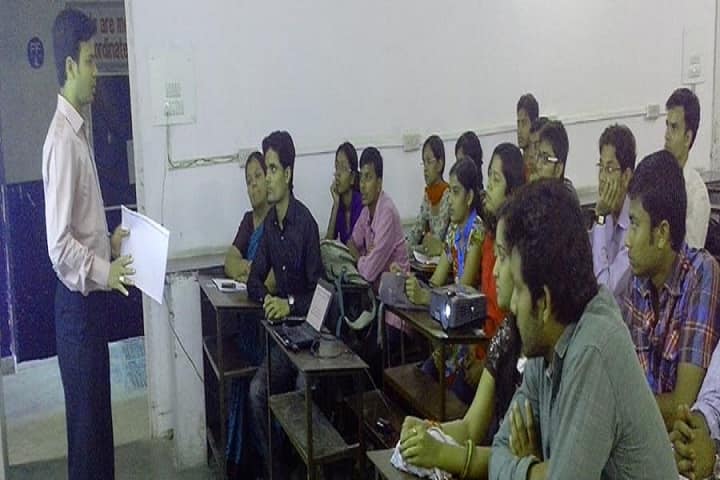 Chitransh Amulya Dutta Post Graduate College campus in Bhopal, Madhya Pradesh, India — photo 2