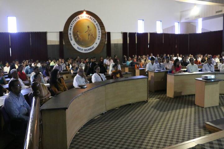 Mahatma Gandhi Mission Medical College campus in Vashi, Maharashtra, India — photo 2
