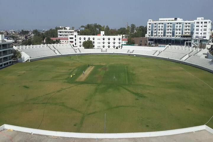 Mahatma Gandhi Mission Medical College campus in Vashi, Maharashtra, India — photo 3