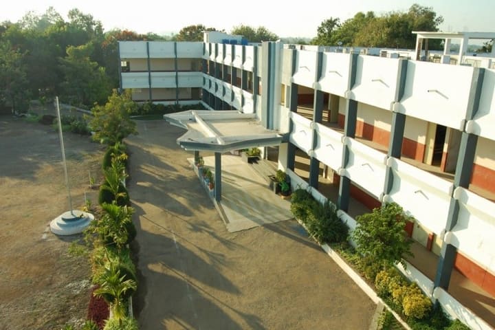 Shri Shivaji Shikshan Prasarak Mandal's Arts Science and Commerce College campus in Ahmednagar, Maharashtra, India — photo 2