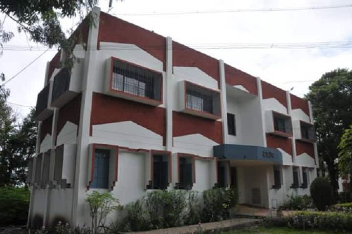 Shri Shivaji Shikshan Prasarak Mandal's Arts Science and Commerce College campus in Ahmednagar, Maharashtra, India — photo 5