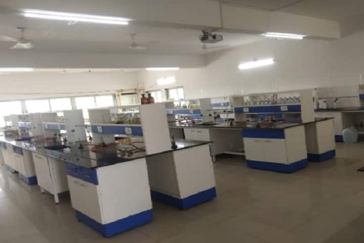 Shri Meghmani Umiya Science College campus in Ahmedabad, Gujarat, India — photo 4