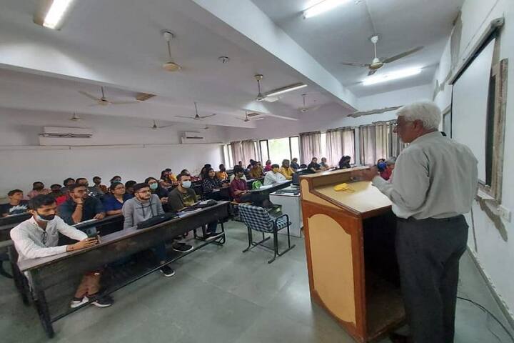 Chimanbhai Patel Institute of Journalism and Communication campus in Ahmedabad, Gujarat, India — photo 2