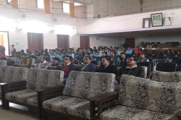 Government Mahakoshal Arts and Commerce Autonomous College campus in Jabalpur, Madhya Pradesh, India — photo 2