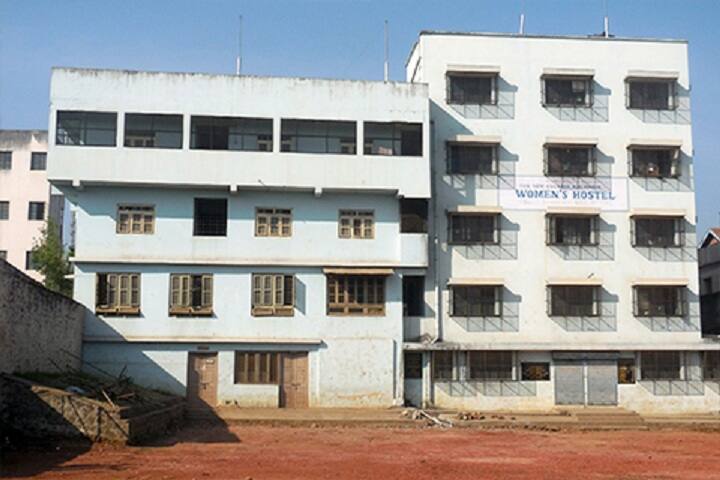 The New College campus in Kolhapur, Maharashtra, India — photo 4