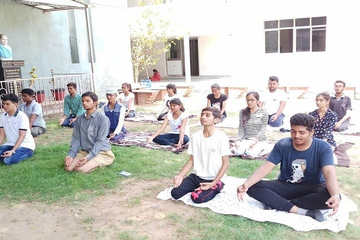 Shree MM Shah Physiotherapy College campus in Mahemdavad, Gujarat, India — photo 3