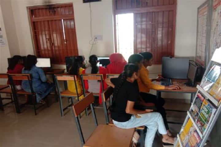 Laxman Prasad Baidh Government Girls College campus in Bemetara, Chhattisgarh, India — photo 2