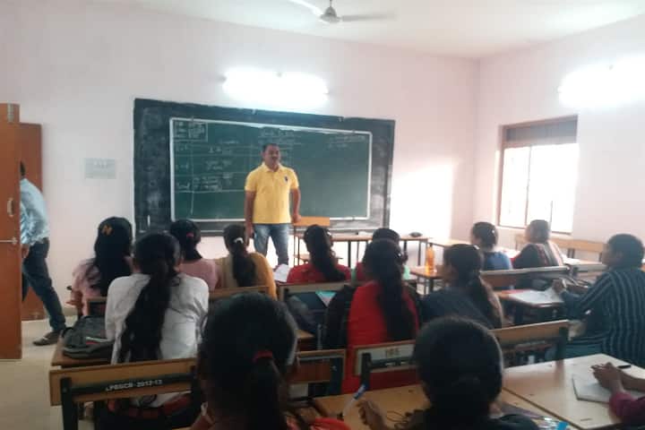 Laxman Prasad Baidh Government Girls College campus in Bemetara, Chhattisgarh, India — photo 3