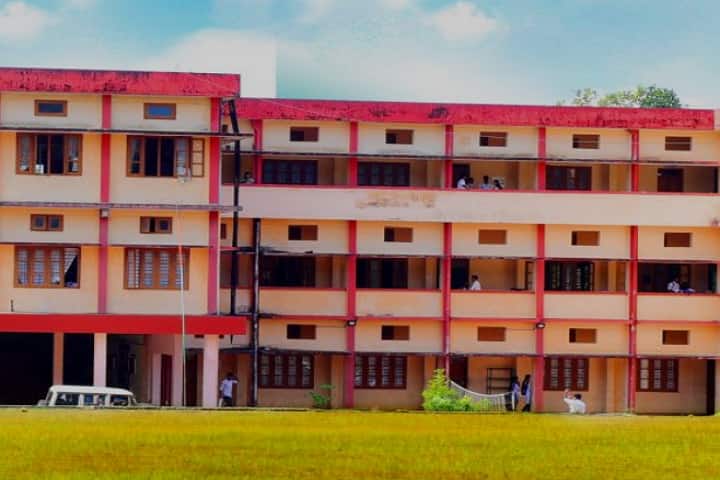 Maa Vaishno Devi Mahila Mahavidyalaya campus in Bareilly, Uttar Pradesh, India — photo 1