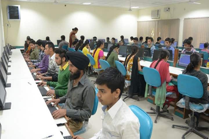Guru Nanak Dev University College campus in Jalandhar, Punjab, India — photo 2