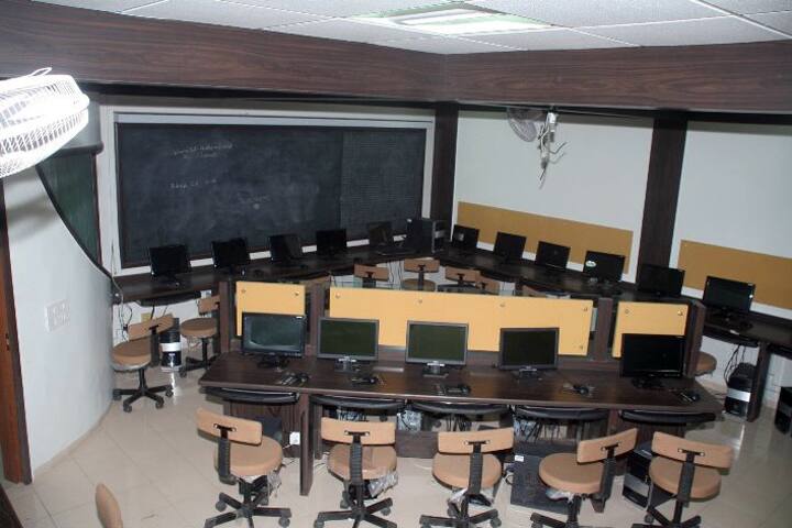 GLS Institute of Computer Technology campus in Ahmedabad, Gujarat, India — photo 5
