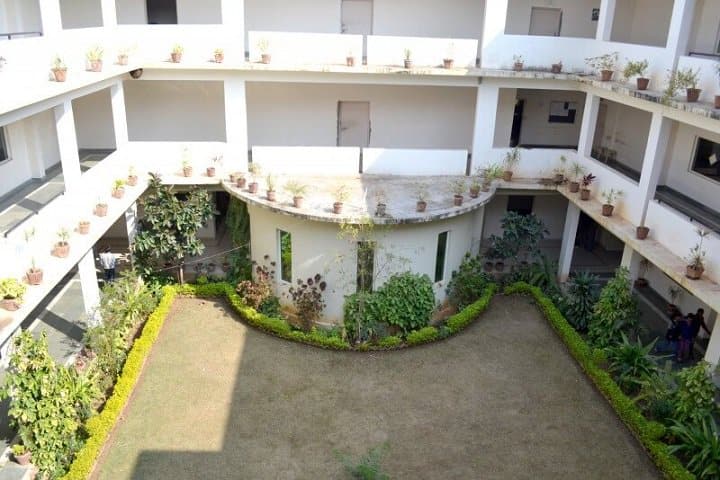 Lakshmi Narain College of Technology and Science campus in Gwalior, Madhya Pradesh, India — photo 2