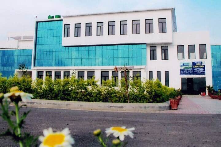 Guru Gobind Singh College of Arts campus in Sangrur, Punjab, India — photo 1
