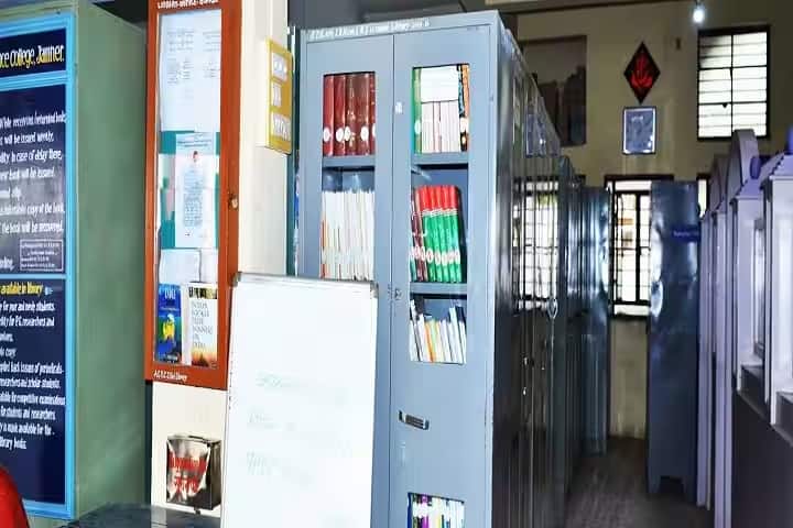 Gitabai Dattatray Mahajan Arts Shri Kesharimal Rajmal Navalakha Commerce and Manoharseth Dhariwal Science College campus in Jalgaon Jamod, Maharashtra, India — photo 5