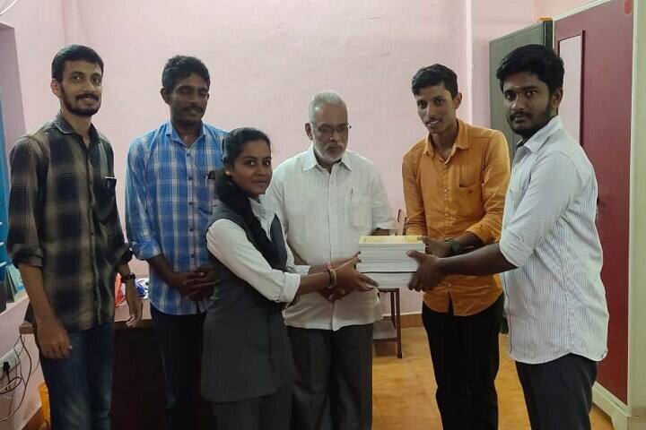 Mahatma Gandhi University College of Arts and Commerce campus in Pathanamthitta, Kerala, India — photo 2