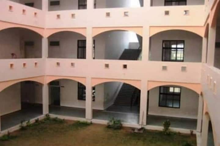 Adarsh Science College campus in Anand, Gujarat, India — photo 2