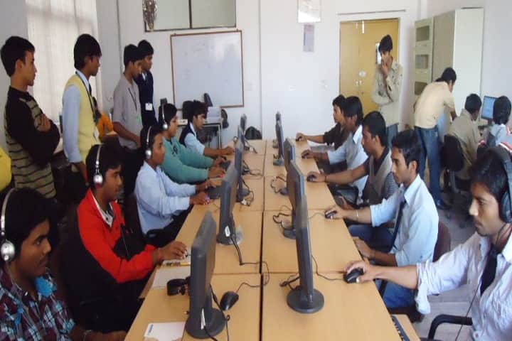 Vidyadhan College campus in Aurangabad, Maharashtra, India — photo 3