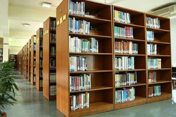 KP Patel Mahila Mahavidyalaya campus in Bareilly, Uttar Pradesh, India — photo 1