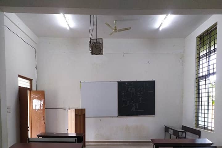 Government First Grade College for Women campus in Krishnarajanagara, Karnataka, India — photo 2