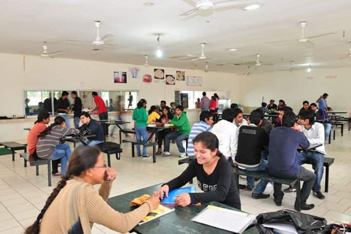 SAS Group of Institutions campus in Sahibzada Ajit Singh Nagar, Punjab, India — photo 2