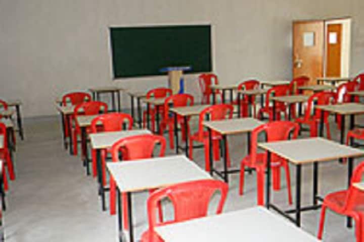 Vidya Mandir Shikshan Sansthan campus in Gorakhpur, Uttar Pradesh, India — photo 2