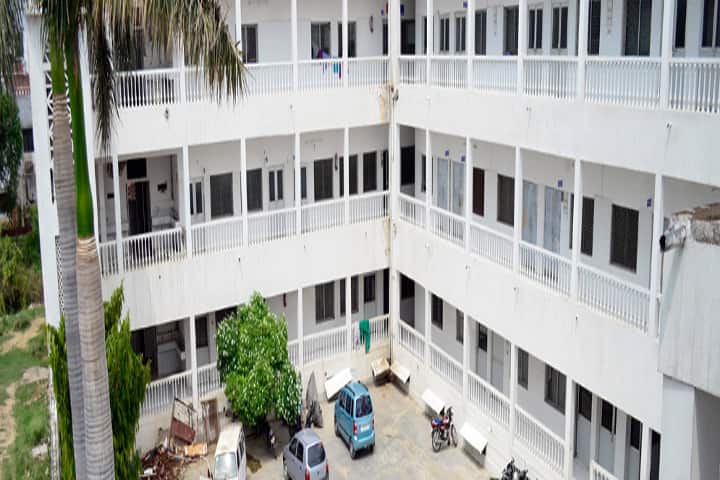 Eram Unani Medical College and Hospital campus in Lucknow, Uttar Pradesh, India — photo 2