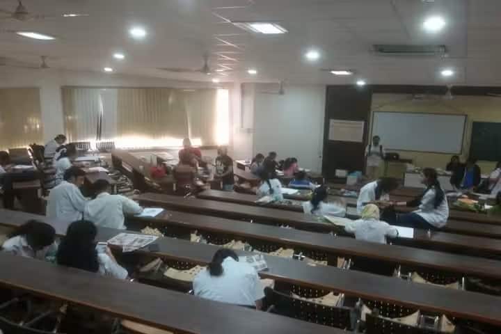 Dr Vasantrao Pawar Medical College Hospital and Research Center campus in Nashik, Maharashtra, India — photo 2