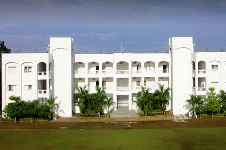 Malegaon Senior College of Arts campus in Malegaon, Maharashtra, India — photo 1