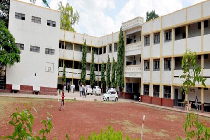 Mrs Kesharbai Sonajirao Kshirsagar Alias Kaku Arts Science and Commerce College campus in Sangamner, Maharashtra, India — photo 1