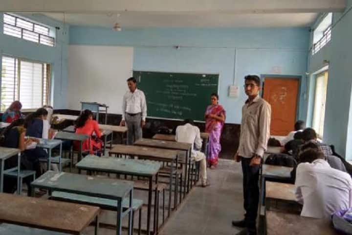 Mrs Kesharbai Sonajirao Kshirsagar Alias Kaku Arts Science and Commerce College campus in Sangamner, Maharashtra, India — photo 4
