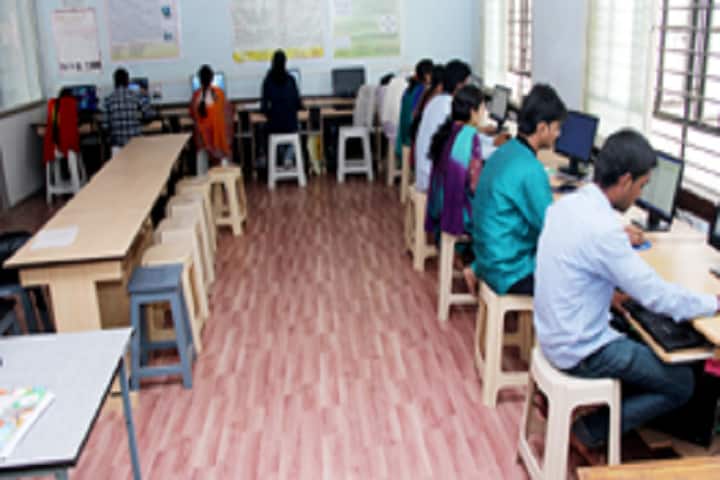 Mrs Kesharbai Sonajirao Kshirsagar Alias Kaku Arts Science and Commerce College campus in Sangamner, Maharashtra, India — photo 5
