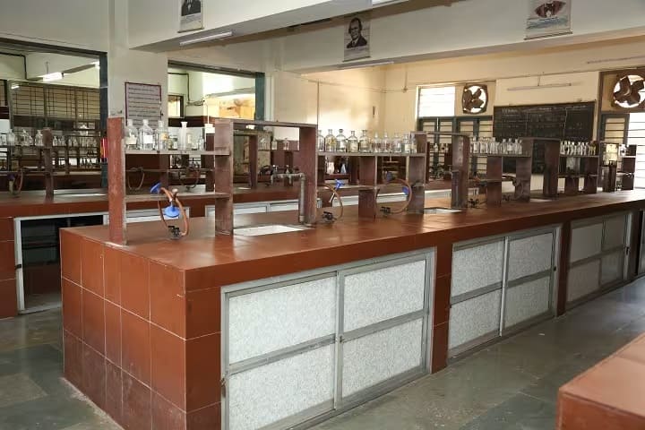 KM Agrawal College of Arts Commerce and Science campus in Kalyan, Maharashtra, India — photo 5