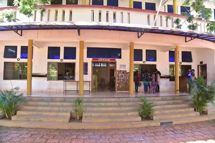 Shri SH Kelkar College of Arts Commerce and Science campus in Sindhudurg, Maharashtra, India — photo 1