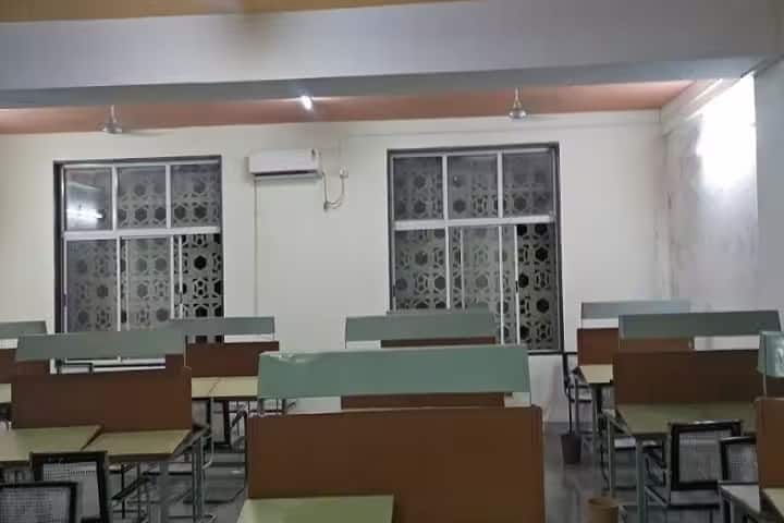 Dr Panjabrao Alias Bhausaheb Deshmukh Memorial Medical College campus in Amravati, Maharashtra, India — photo 2
