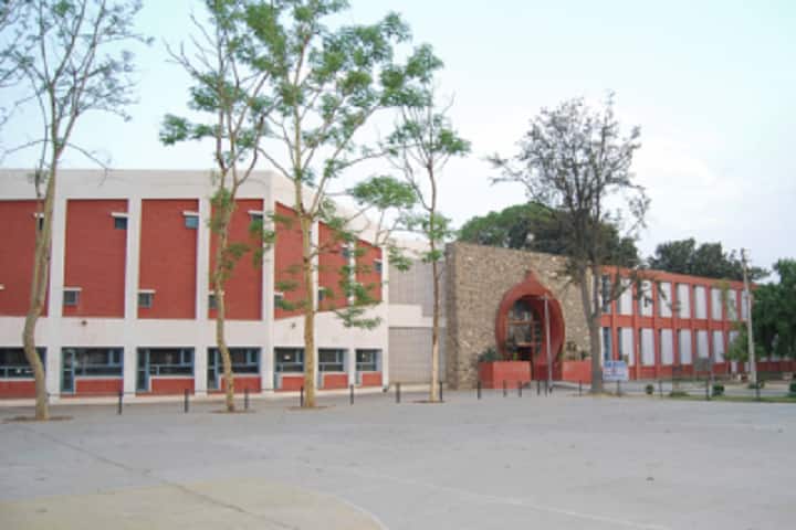 University College campus in Thanesar, Haryana, India — photo 1