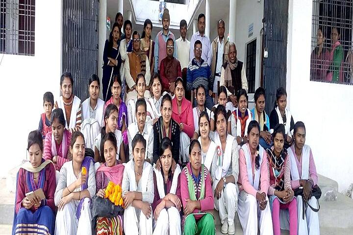 Vindhya Mahila Mahavidyalaya campus in Mirzapur, Uttar Pradesh, India — photo 5