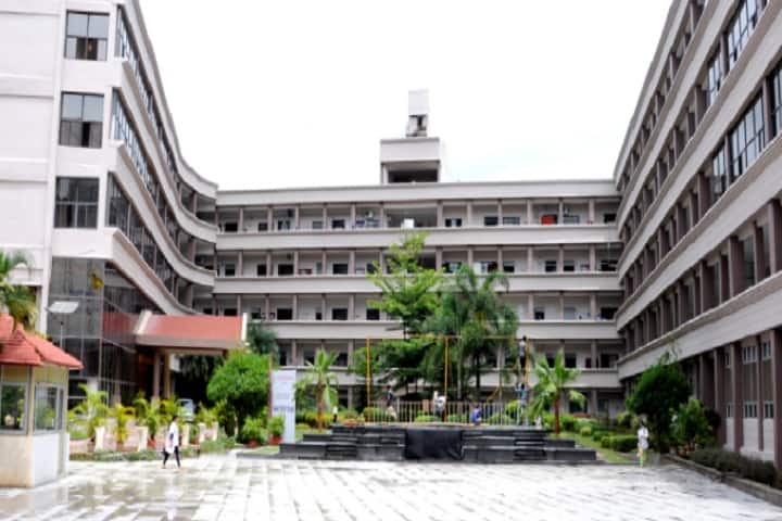 Dr D Y Patil Medical College campus in Kolhapur, Maharashtra, India — photo 1