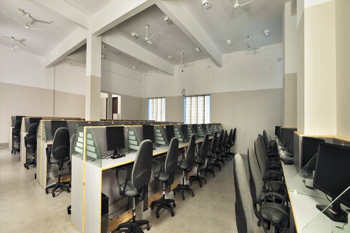 Cardinal Cleemis School of Management Studies campus in Thiruvananthapuram, Kerala, India — photo 4