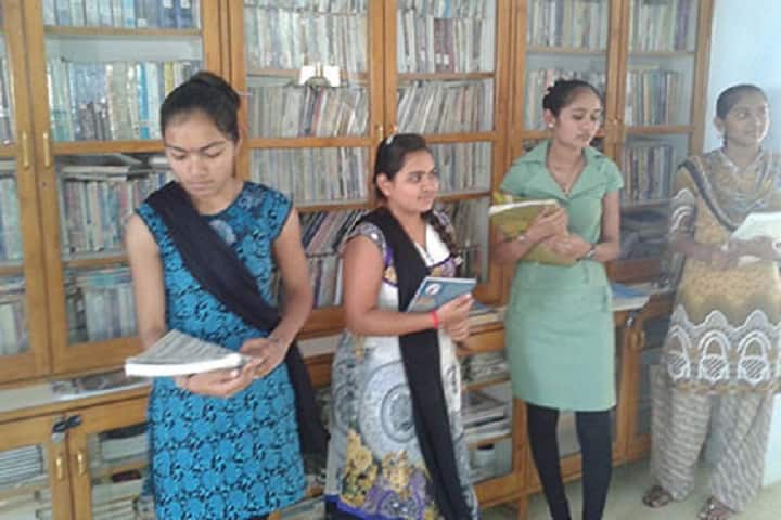 Smt Motiben Jadavjibhai Malani Education and Cheritable Trust Shree Mahila College campus in Rajkot, Gujarat, India — photo 6