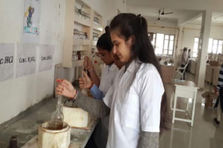 Shree Kokilaben Karsanbhai Patel Girls Science College campus in Mehsana, Gujarat, India — photo 3