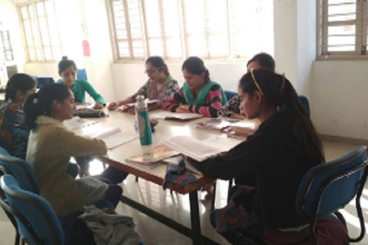 Shree Kokilaben Karsanbhai Patel Girls Science College campus in Mehsana, Gujarat, India — photo 6