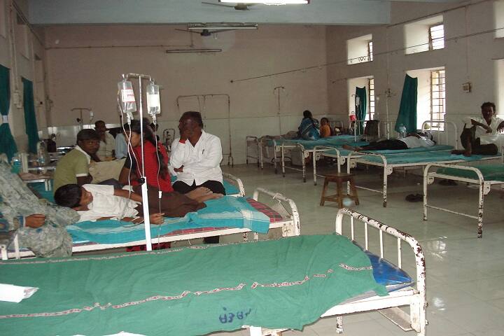 Dr Vaishampayan Memorial Government Medical College campus in Solapur, Maharashtra, India — photo 4