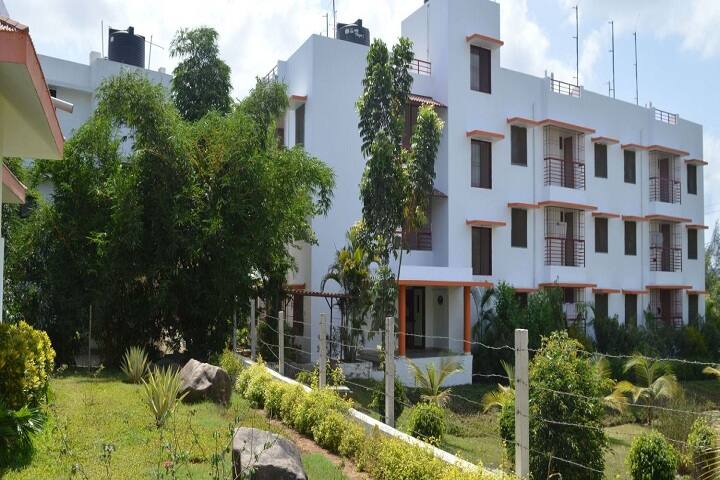 Laxmi Institute of Architecture campus in Vapi, Gujarat, India — photo 4