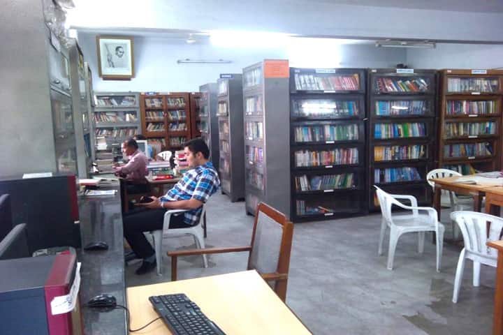 Dr Ambedkar College campus in Nagpur, Maharashtra, India — photo 3