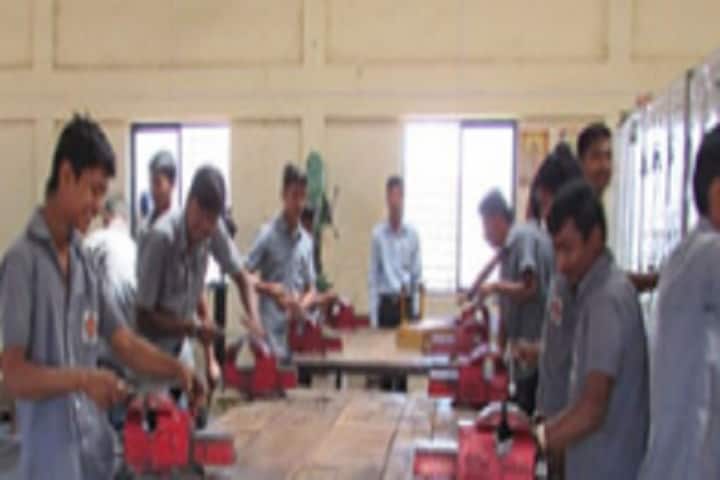 Vidyavardhini Institute of Technology campus in Pal, Maharashtra, India — photo 2