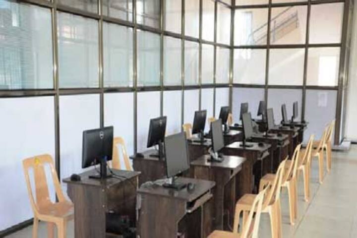 BKL Walawalkar Rural Medical College campus in Ratnagiri, Maharashtra, India — photo 5