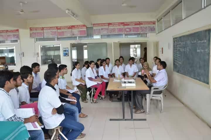Annasaheb Chudaman Patil Memorial Medical College and Hospital campus in Dhule, Maharashtra, India — photo 3