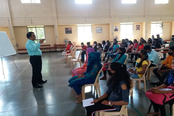 Swami Vivekanand Vidyaprasarak Mandal's College of Commerce campus in Ponda, Goa, India — photo 4